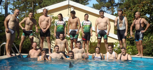 foto de grupo na piscina do afonso