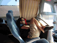 fotos diversas do pessoal a dormir no autocarro no regresso ao Algueir�o